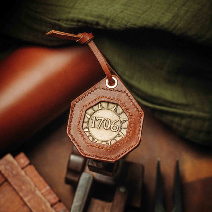Peso Pocket v4 Plus - Octagonal challenge coin holder