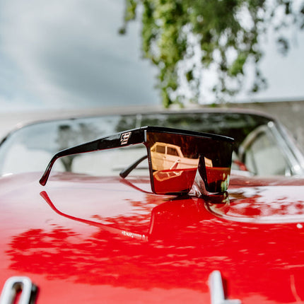 Afterhour gloss black frame/spectrum lens